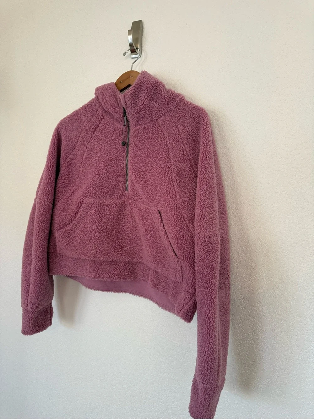 Lululemon Scuba Oversized Cropped Fleece Funnel quarter zip hoodie in size M/L